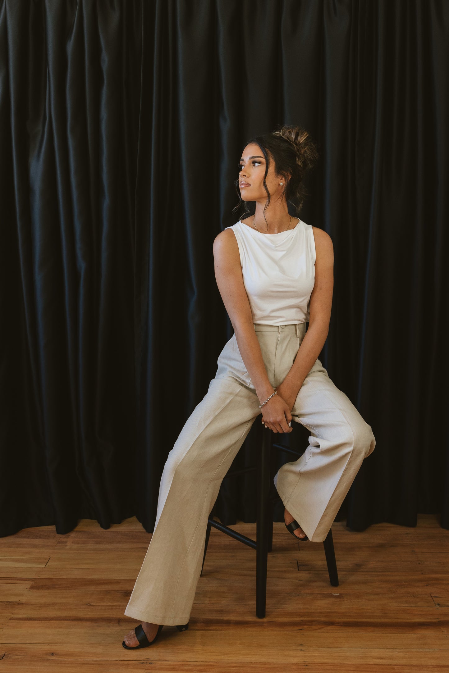 The High-waisted Linen Trousers