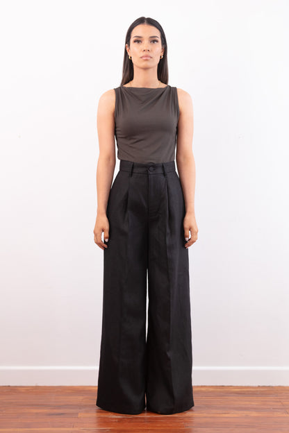 The High-waisted Linen Trousers